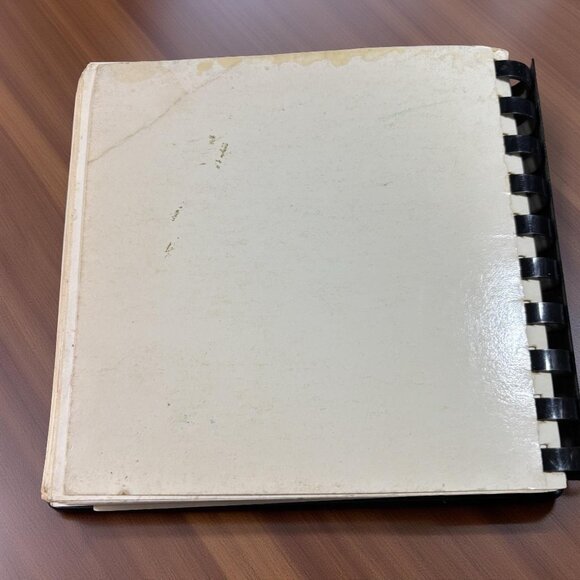 The Wee Cookbook — Irish Children’s Fund Community Recipes (Comb-Bound, 286 pp.) - Picture 8 of 8